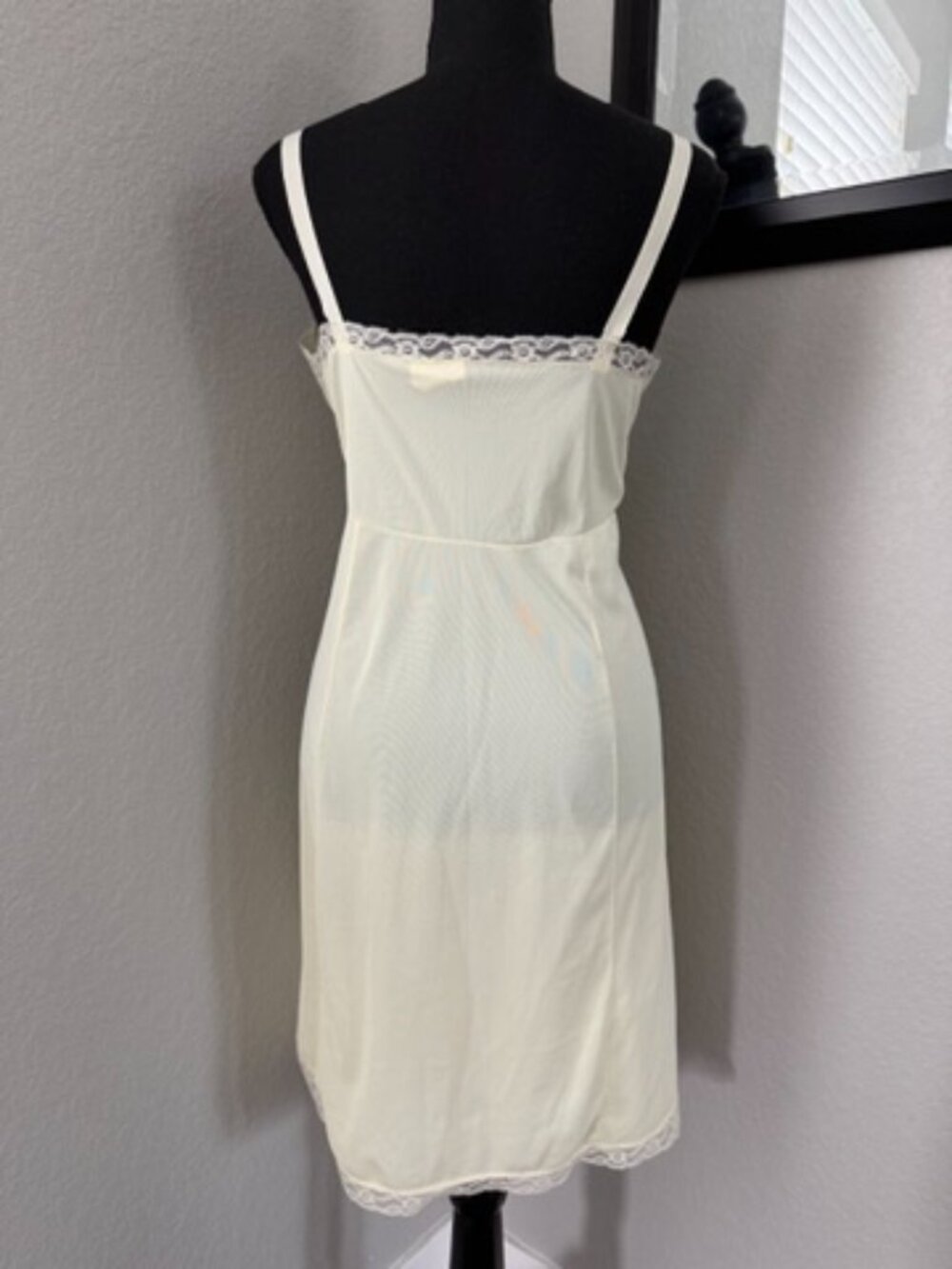 VTG 60s Embroidered Lace Slip Dress Chemise PHILMAID Pale Yellow 34 - Picture 5 of 12